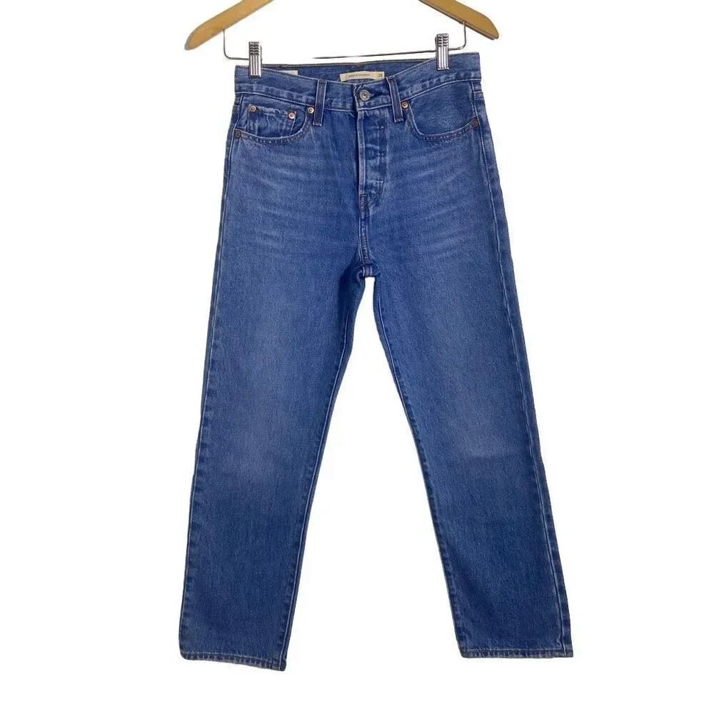 Levi's Premium high waisted Wedgie Straight leg jeans women’s size 26